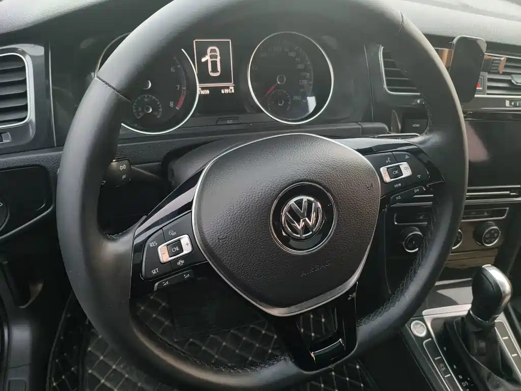 Volkswagen Golf — миниатюра 6