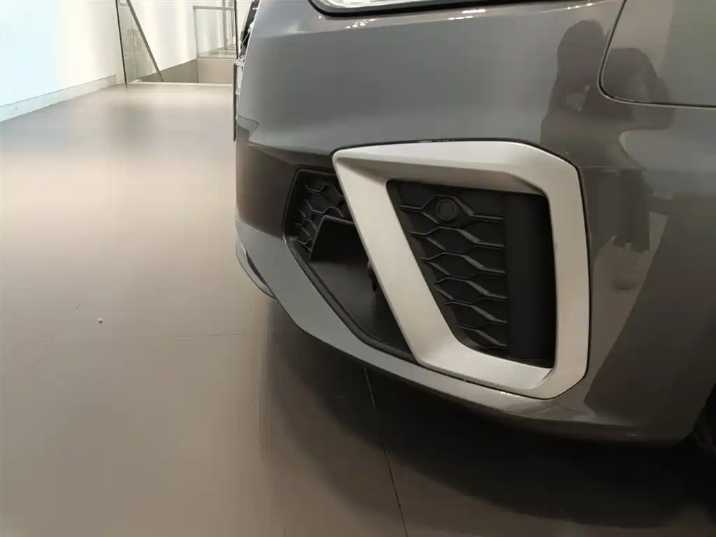 Audi A4L — миниатюра 15