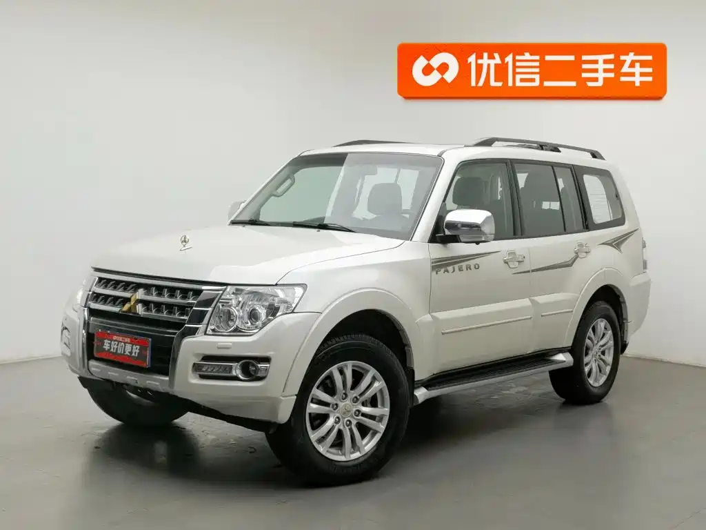 Mitsubishi Pajero (Import)