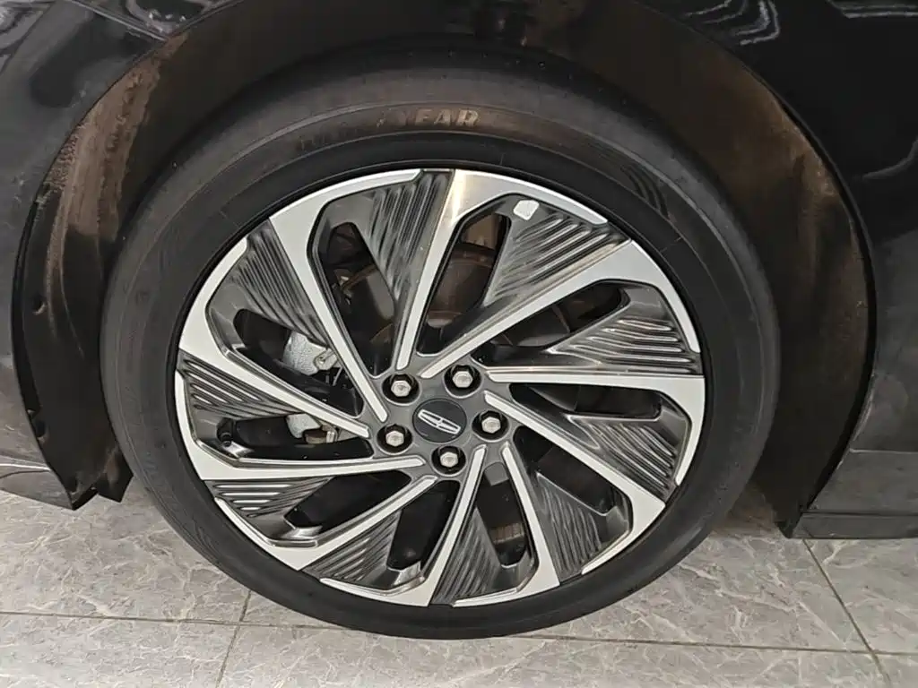 Lincoln Z — миниатюра 23
