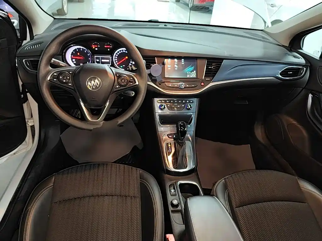 Buick Verano — миниатюра 10