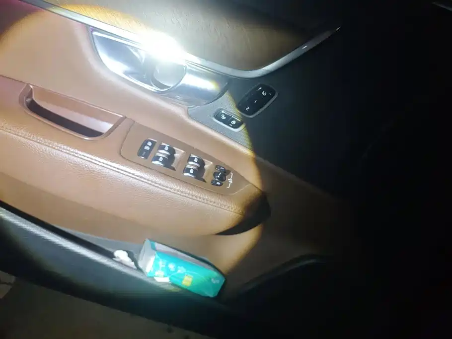 Volvo S90 — миниатюра 7
