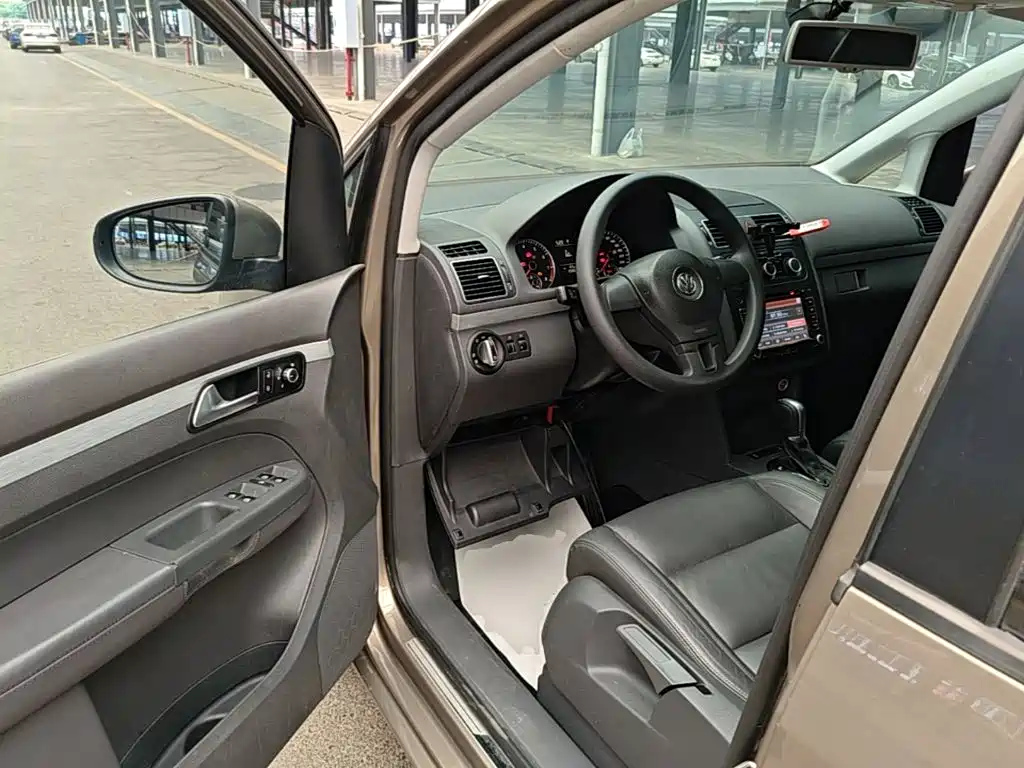 Volkswagen Touran — миниатюра 16