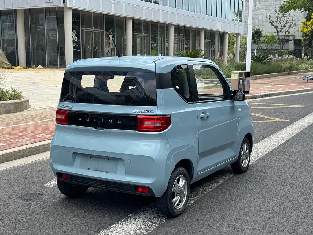 Wuling MINIEV — миниатюра 5