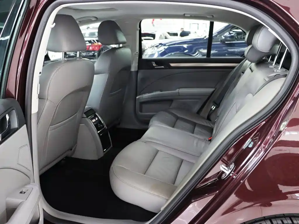 Skoda Superb — миниатюра 5