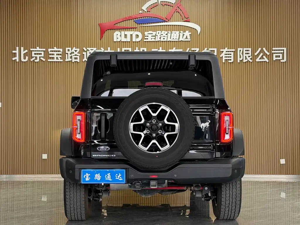 Ford Bronco — миниатюра 5