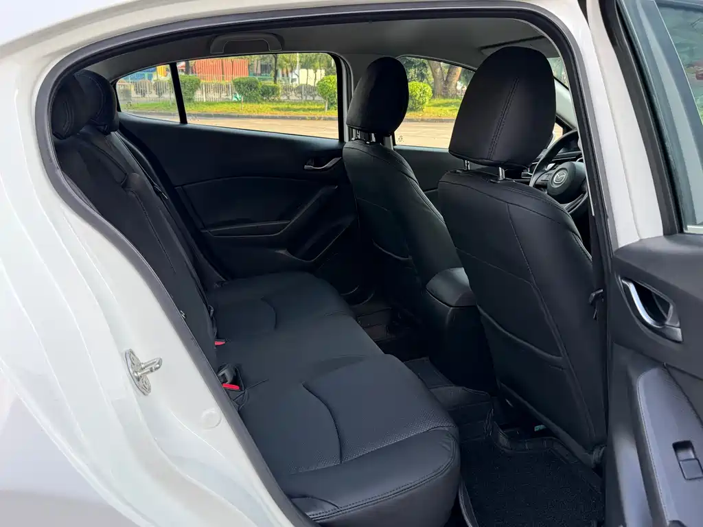 Mazda 3 Axela — миниатюра 12