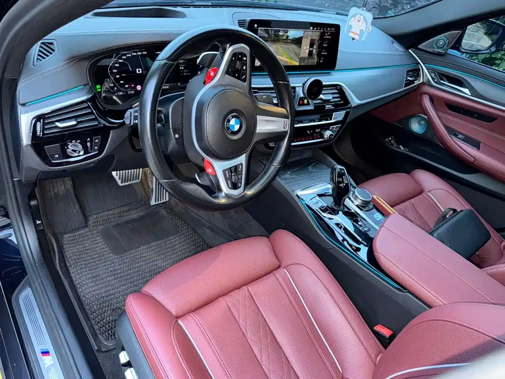 BMW 5 Series — миниатюра 8