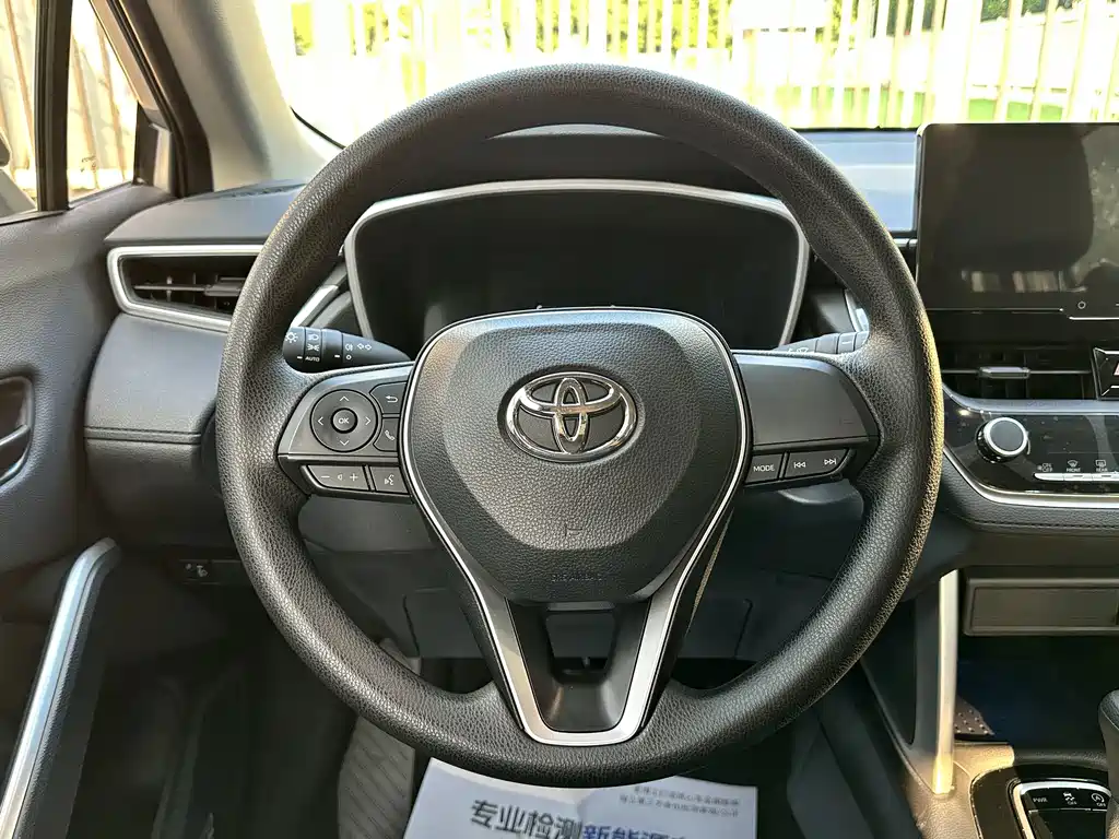 Toyota Frontlander — миниатюра 8