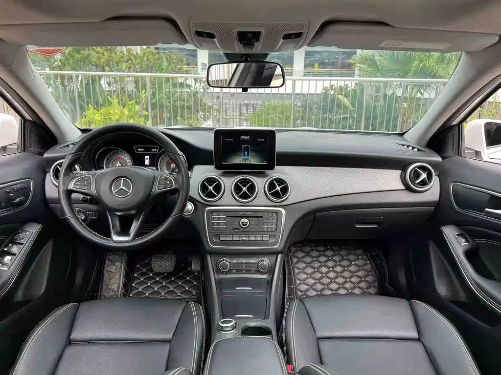 Mercedes-Benz GLA — миниатюра 8