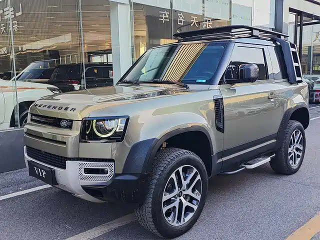 LAND ROVER DEFENDER