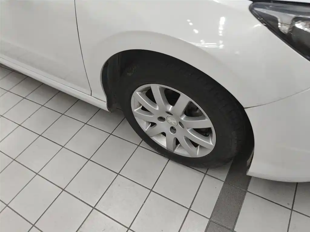 Peugeot 308 2014 1.6L AT