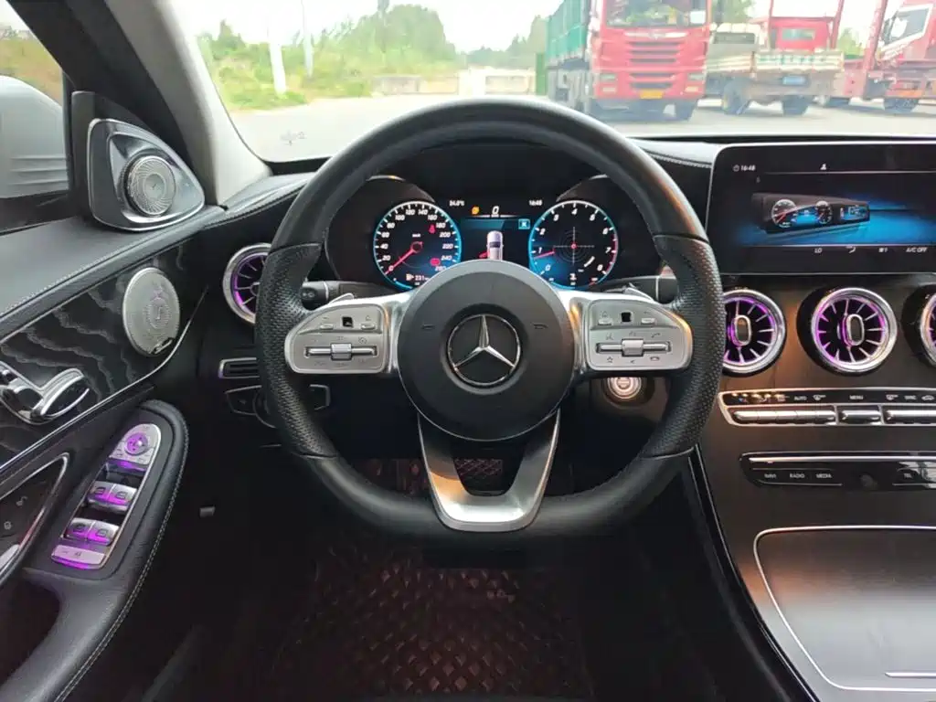 Mercedes-Benz C-Class — миниатюра 11