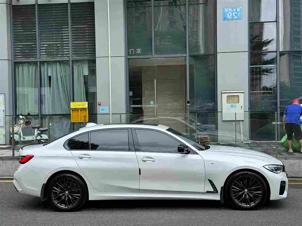 BMW 3 Series — миниатюра 4