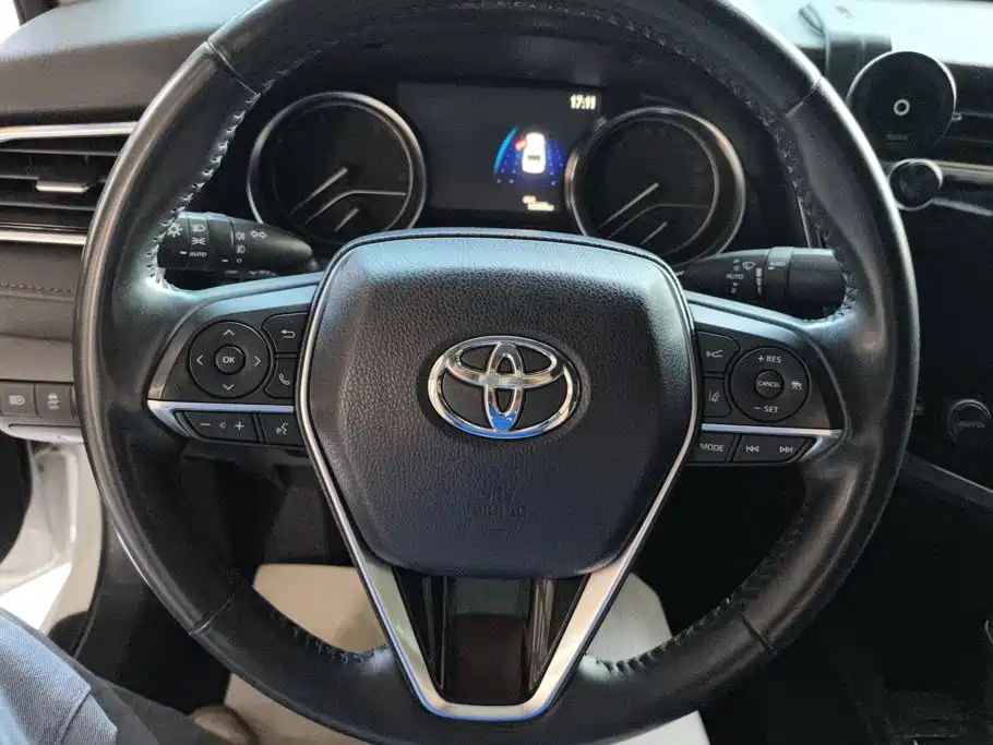 Toyota Camry — миниатюра 15