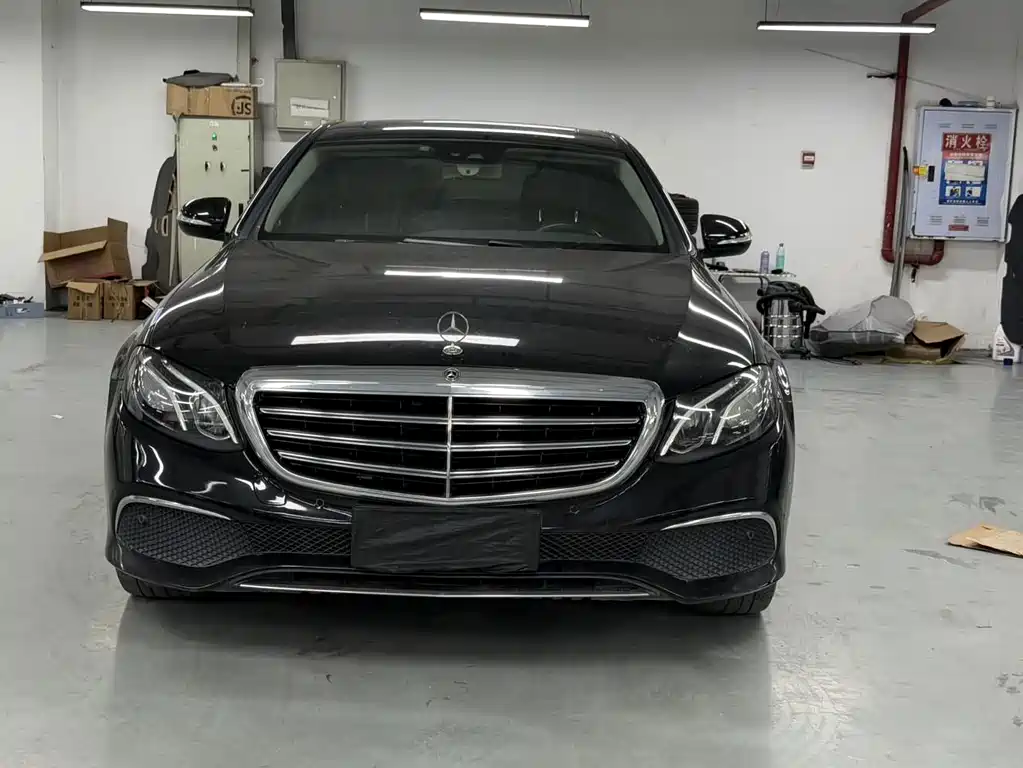 Mercedes-Benz E-Class — миниатюра 2