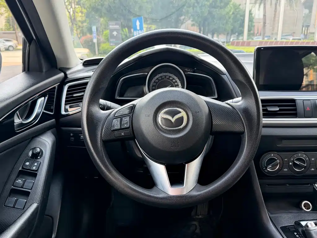 Mazda 3 Axela — миниатюра 8