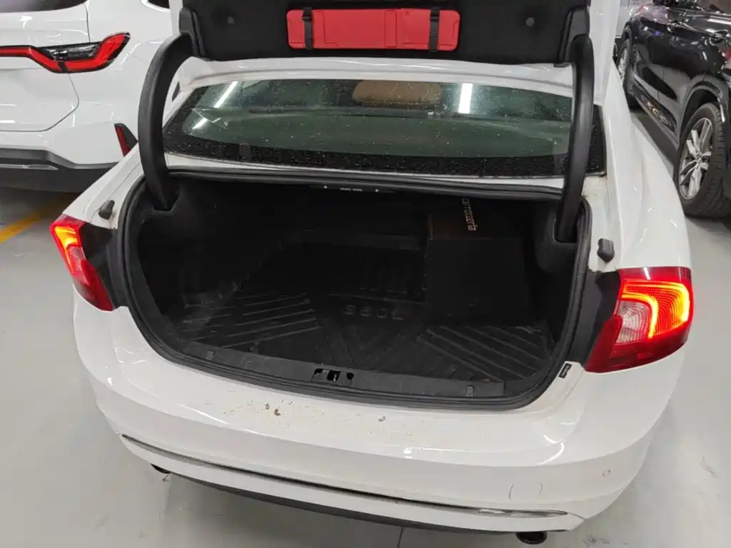 Volvo S60 — миниатюра 19