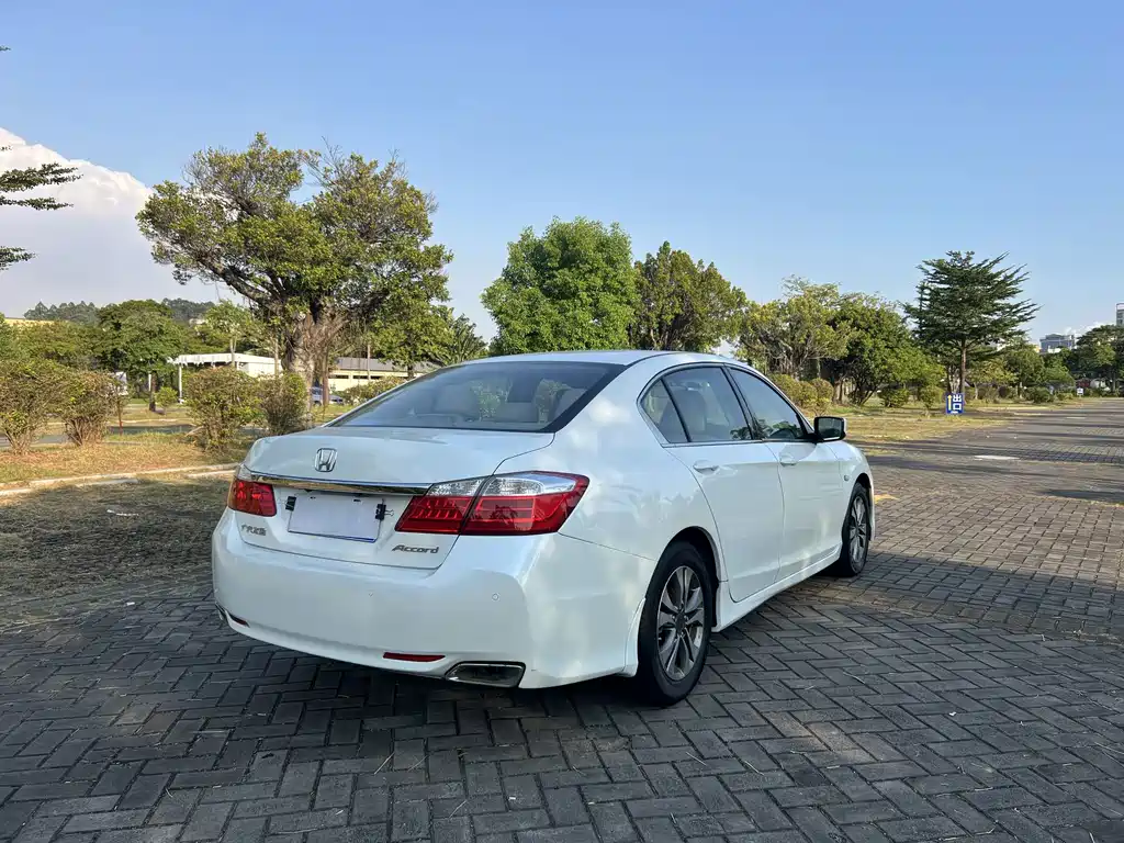 Honda Accord — миниатюра 9