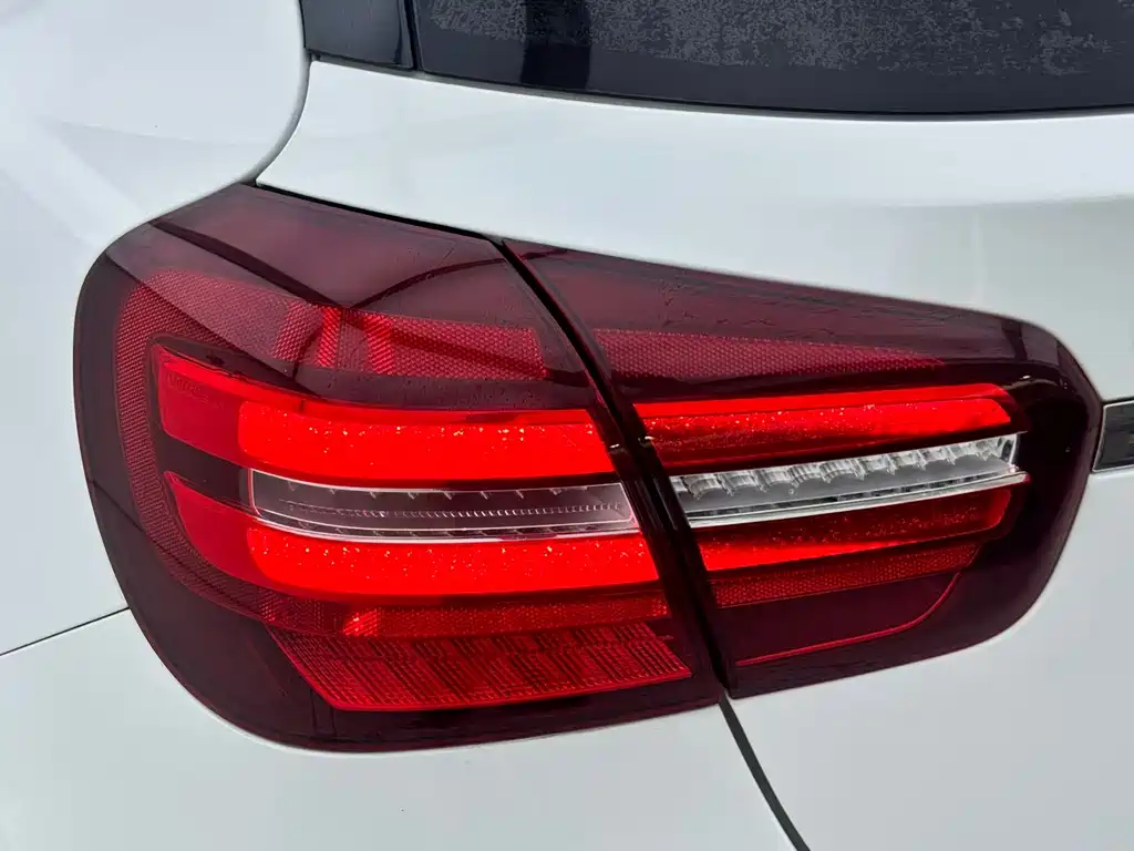Mercedes-Benz GLA — миниатюра 11