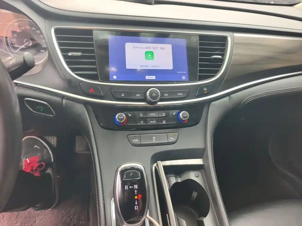 Buick LaCrosse — миниатюра 9