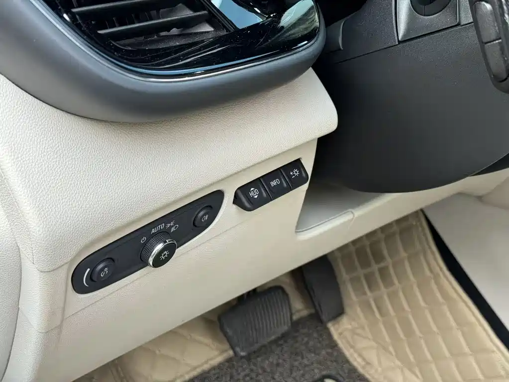 Buick Envision Plus — миниатюра 7