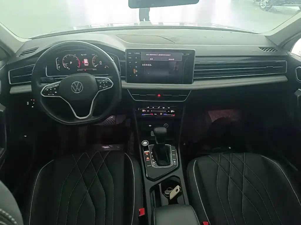 Volkswagen Tiguan L — миниатюра 10