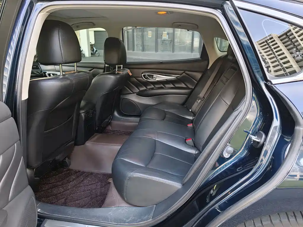 Infiniti Q70 — миниатюра 11