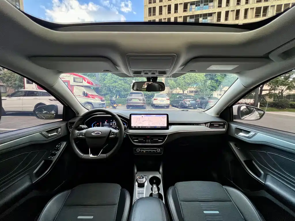 Ford Focus Active — миниатюра 5