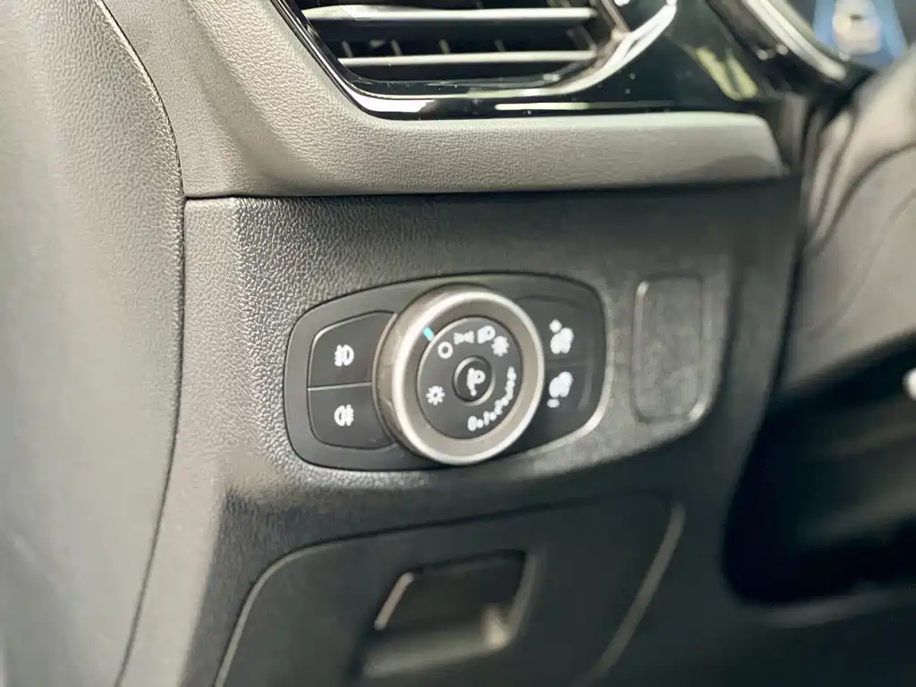 Ford Focus Active — миниатюра 20
