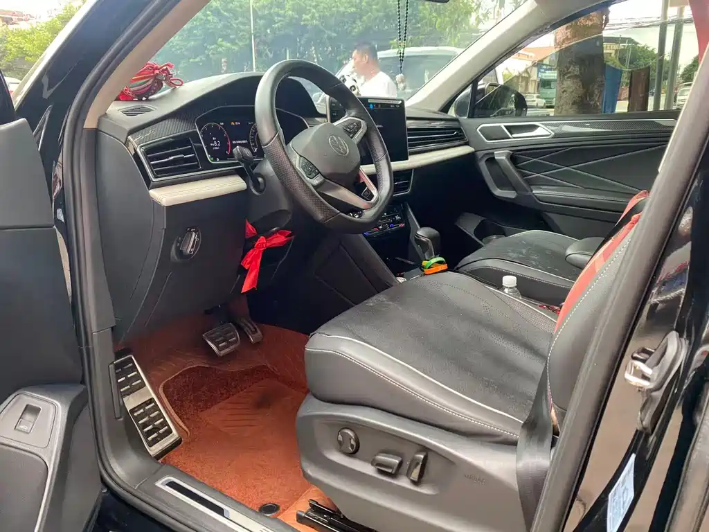 Volkswagen Tiguan L — миниатюра 7