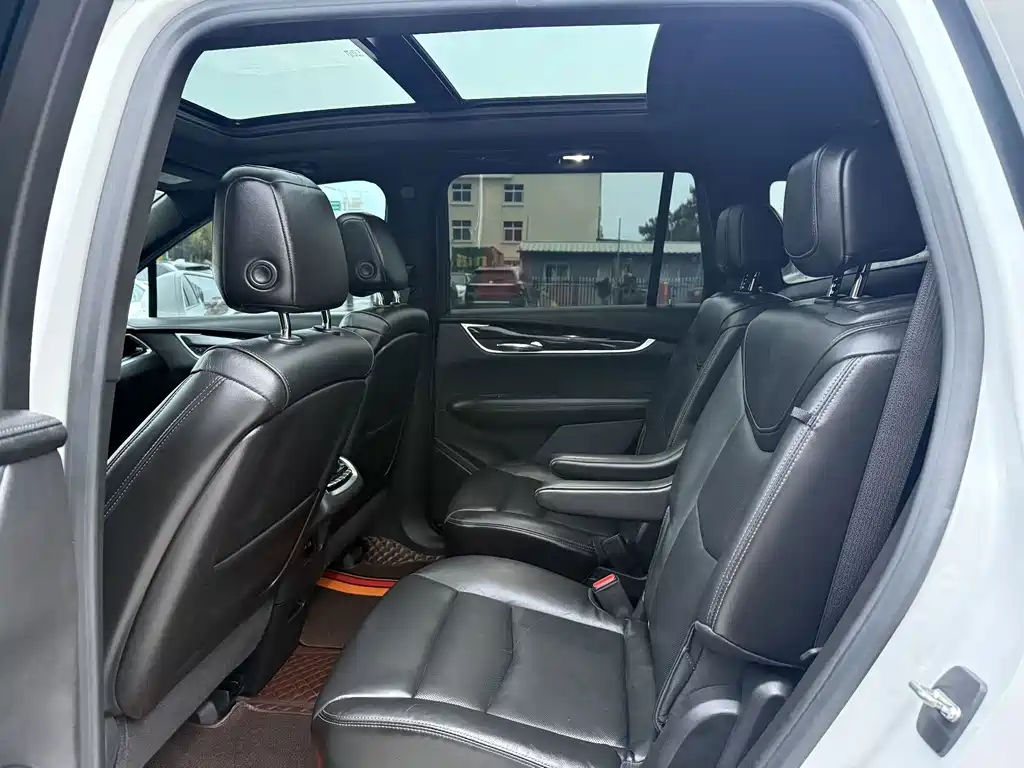 Cadillac XT6 — миниатюра 5