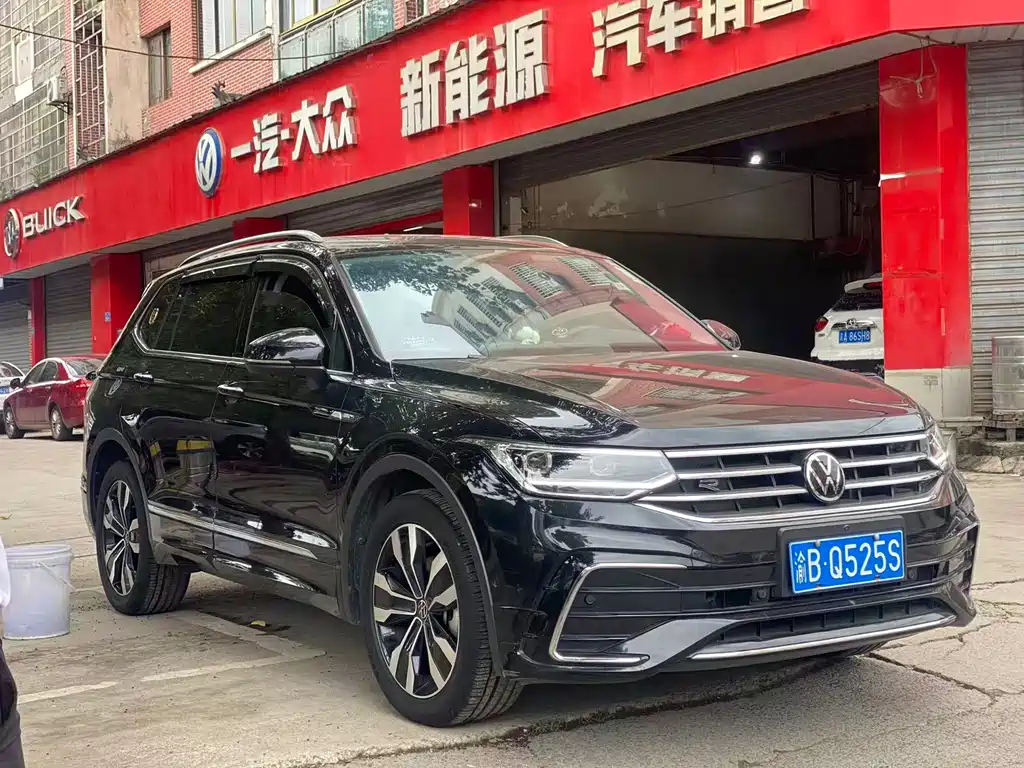Volkswagen Tiguan L — миниатюра 3