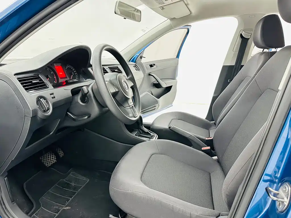 Volkswagen Santana — миниатюра 8