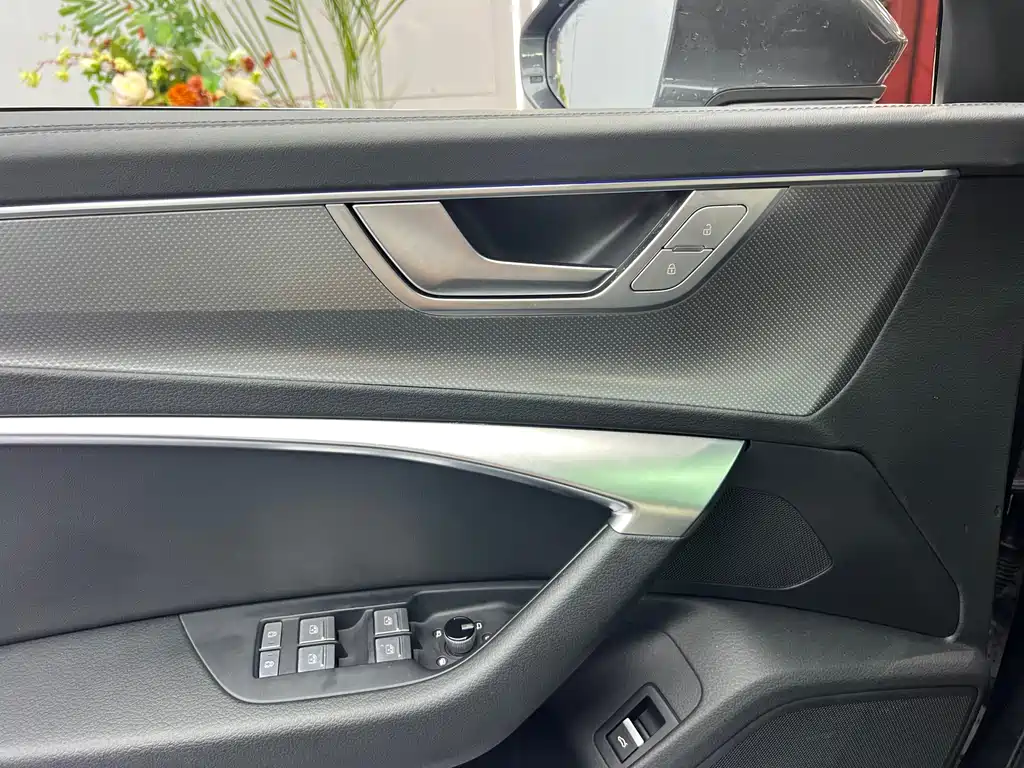 Audi A6L — миниатюра 9