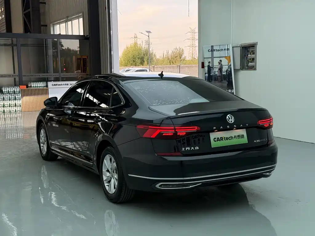 Volkswagen Passat PHEV — миниатюра 11