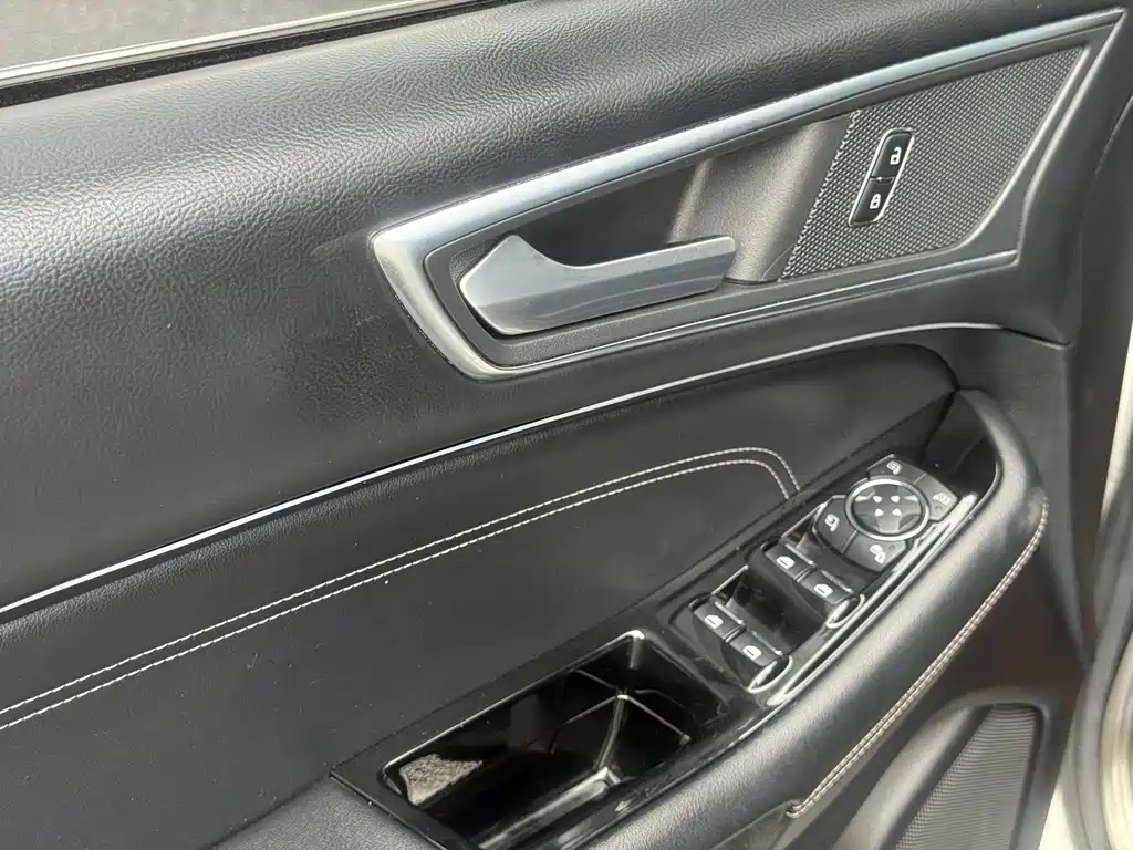Ford Edge — миниатюра 14