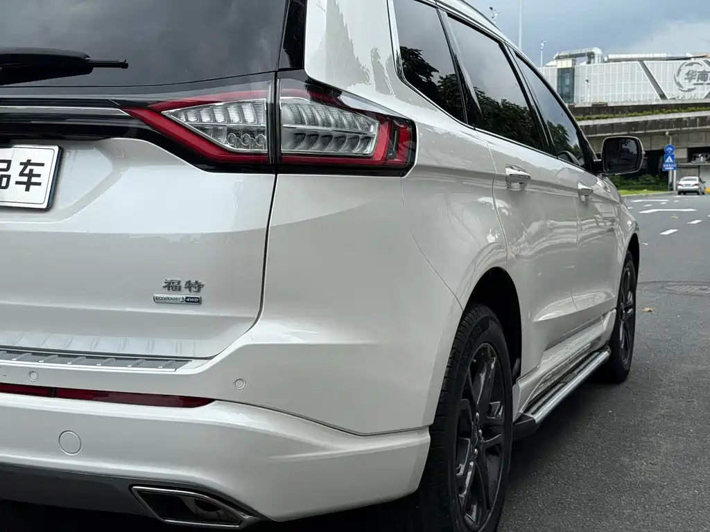 Ford Edge — миниатюра 13
