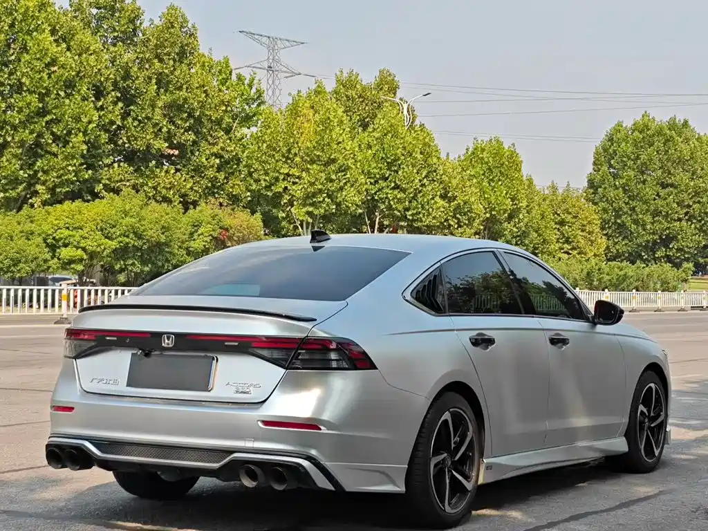 Honda Accord — миниатюра 7