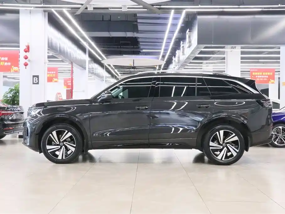 Volkswagen Tavendor 2023 380TSI R-Line