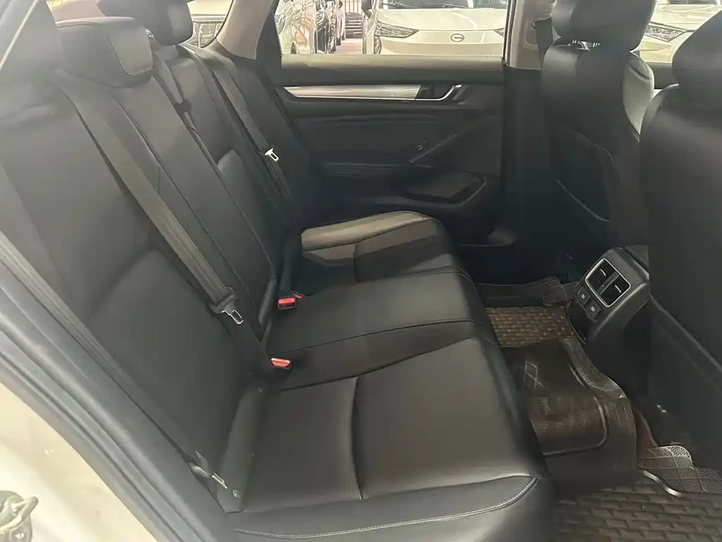 Honda Accord — миниатюра 16
