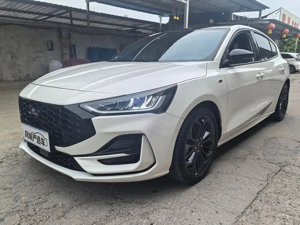 Ford Focus 2022 Hatchback EcoBoost 180 Auto ST Line