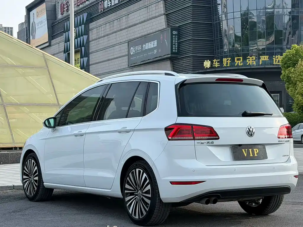 Volkswagen Golf Sportsvan 230TSI Auto Luxury Type, фото 7