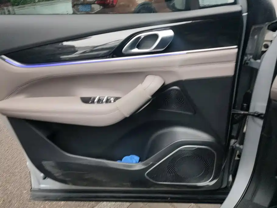 Geely Boyue L — миниатюра 7