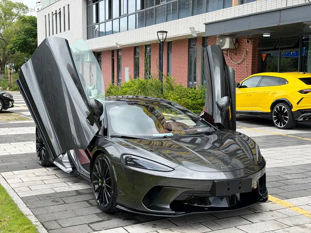 McLaren GT — миниатюра 3