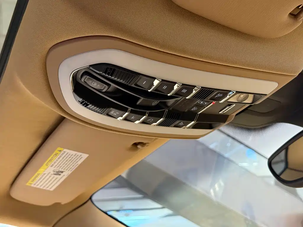 Porsche Cayenne — миниатюра 13