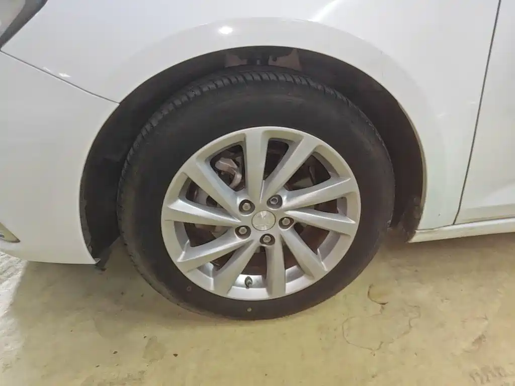 Buick Verano — миниатюра 23