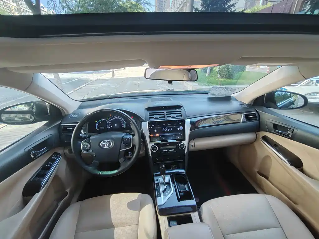 Toyota Camry — миниатюра 8