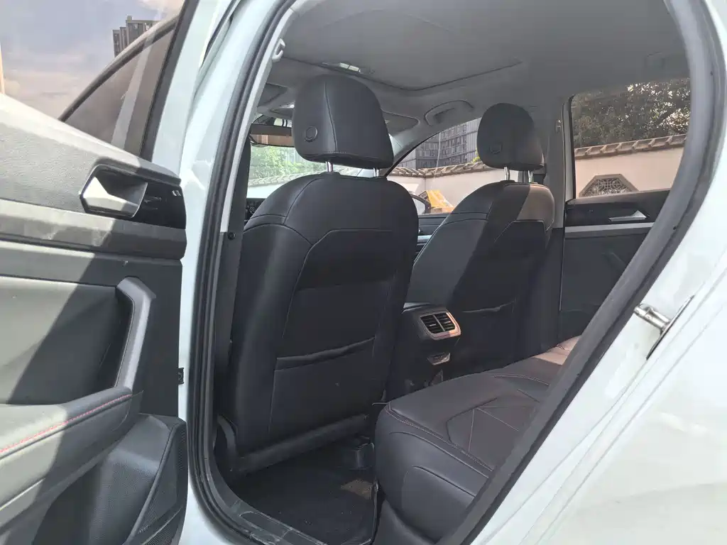 Volkswagen Lavida — миниатюра 5