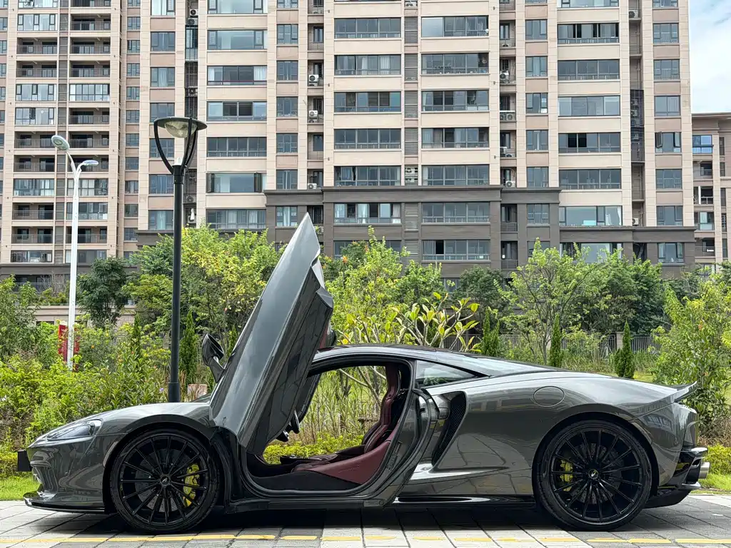 McLaren GT — миниатюра 4